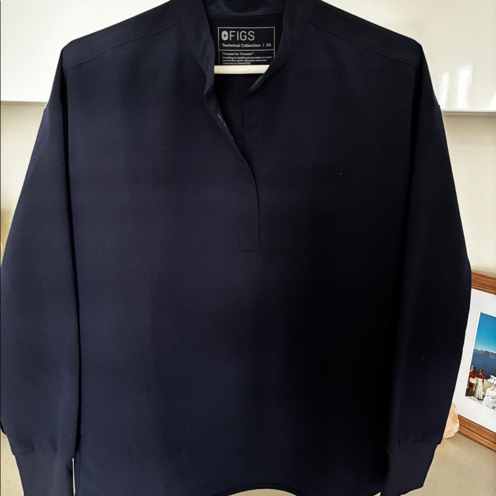 Rafaela Oversized Longsleeve Scrub Top™ - Picture 4 of 5